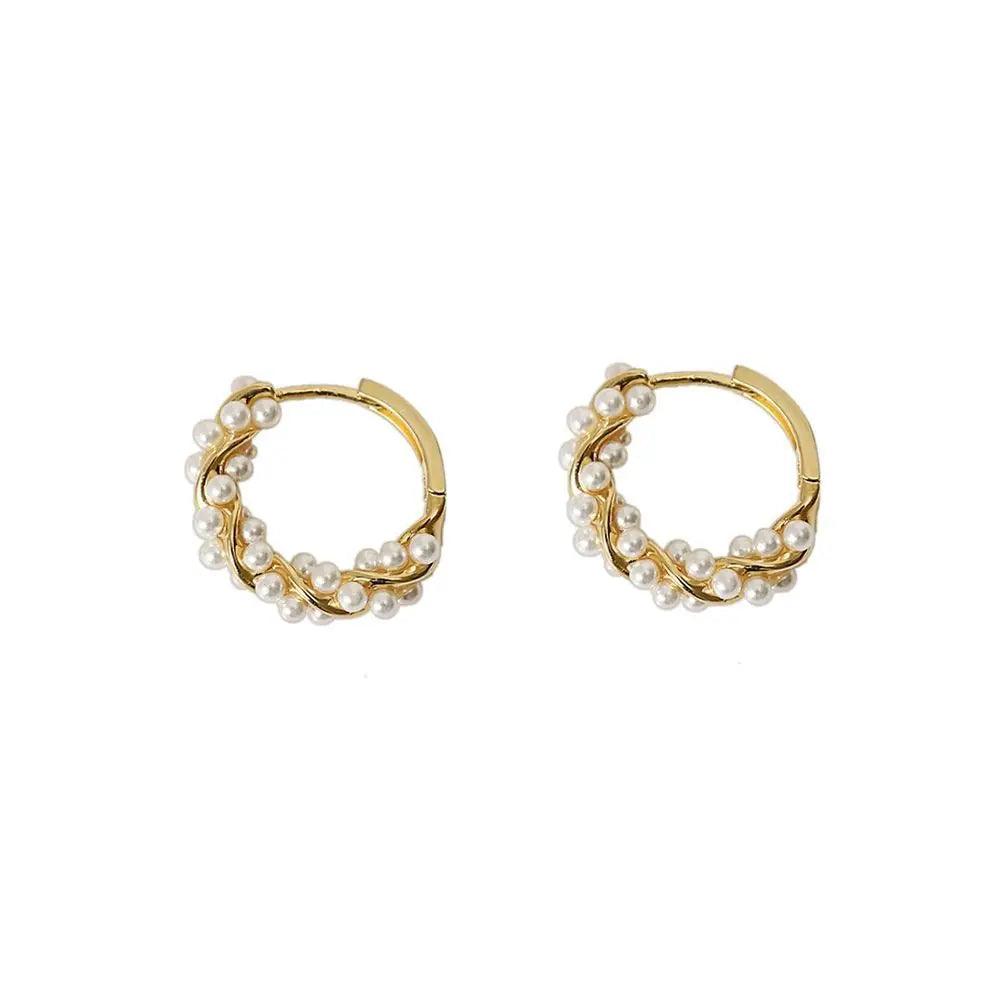 WOLZI Lumi Pearl Circle Stud Earrings in gold